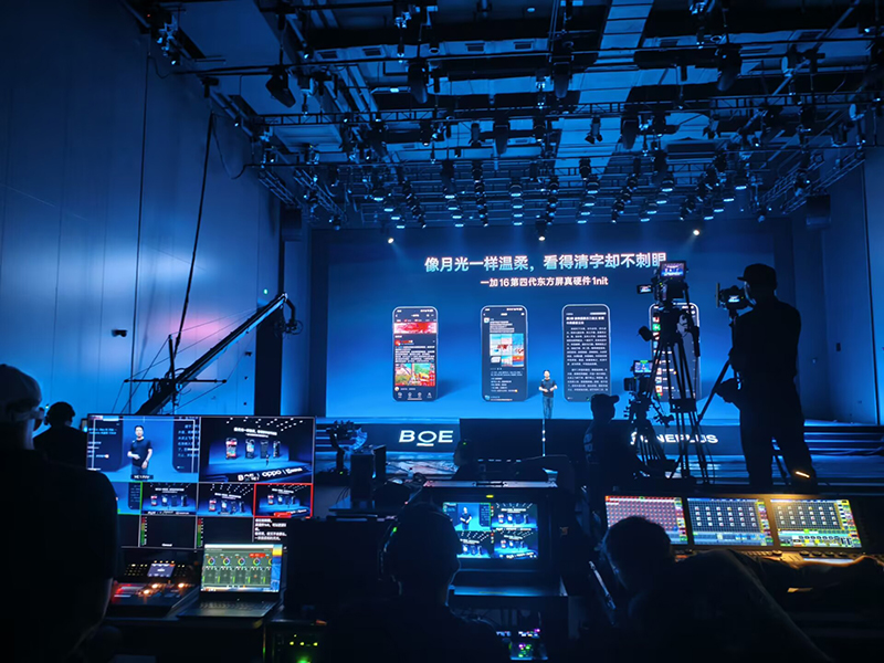 ST-2100陀螺仪轨道机器人定格一加×京东方巅峰技术时刻